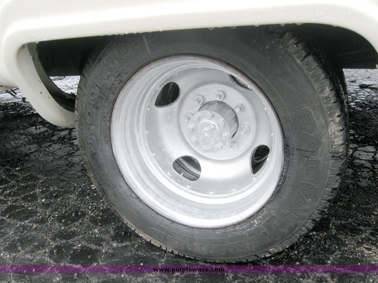 image for item 5585 1983 Ford E350 camper