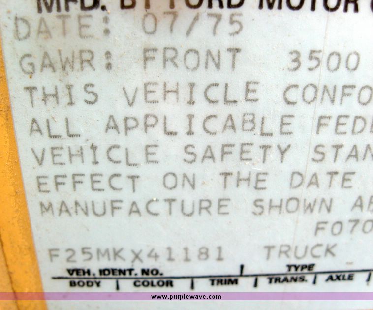 image for item 5586 1975 Ford F250 Ranger XLT super cab pickup truck