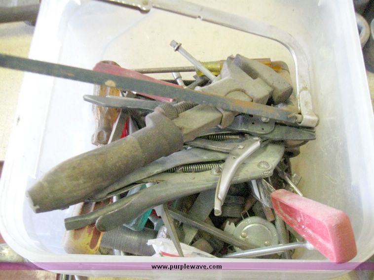 image for item 5631 Assorted tools