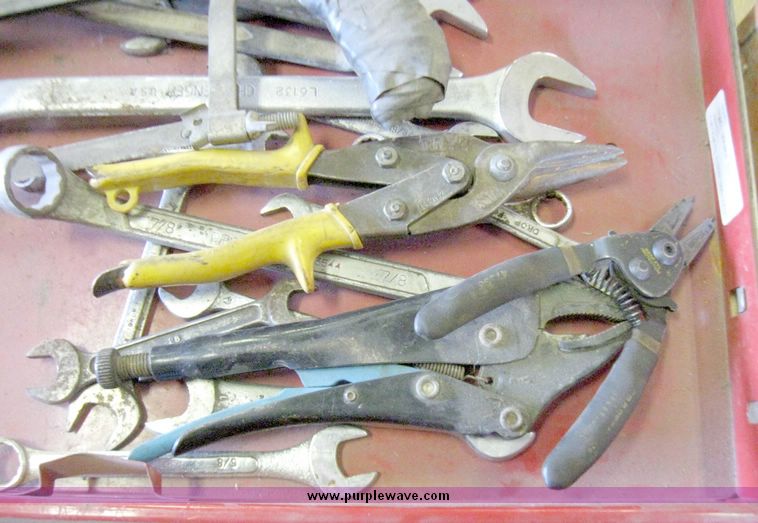 image for item 5633 Assorted tools