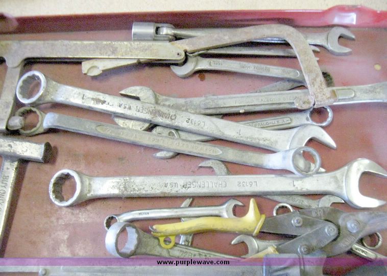 image for item 5633 Assorted tools