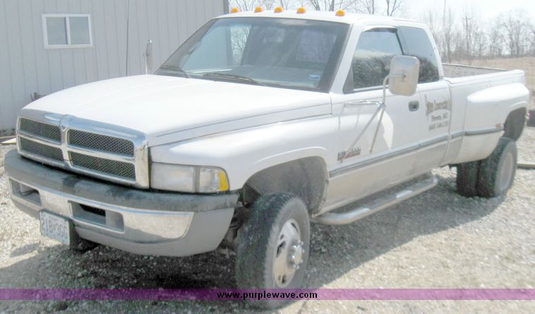 image for item 5700 1997 Dodge 3500 Laramie SLT extended cab pickup