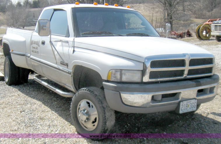 image for item 5700 1997 Dodge 3500 Laramie SLT extended cab pickup