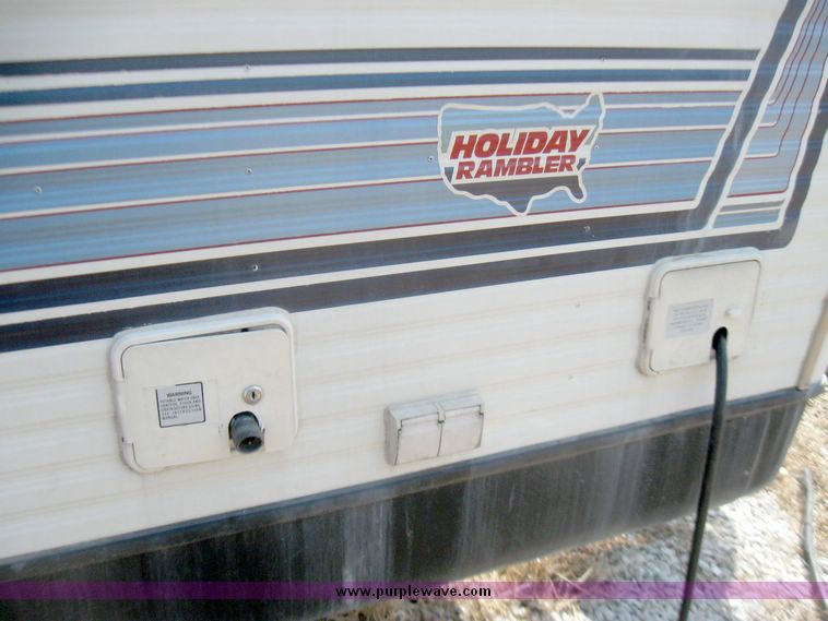 image for item 5702 1990 AlumaLite Xl camper