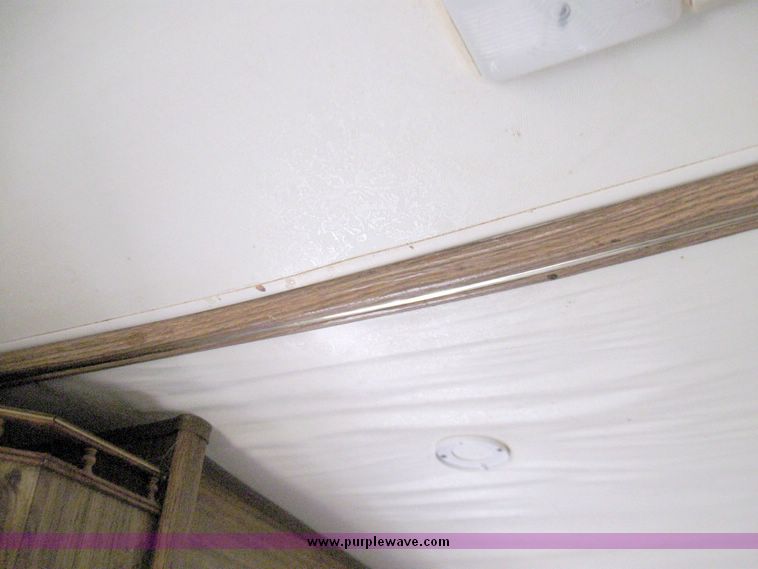 image for item 5702 1990 AlumaLite Xl camper