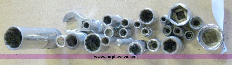 image for item 5713 Assorted SK sockets