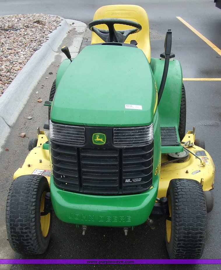 image for item 6656 2006 John Deere GT235 garden tractor
