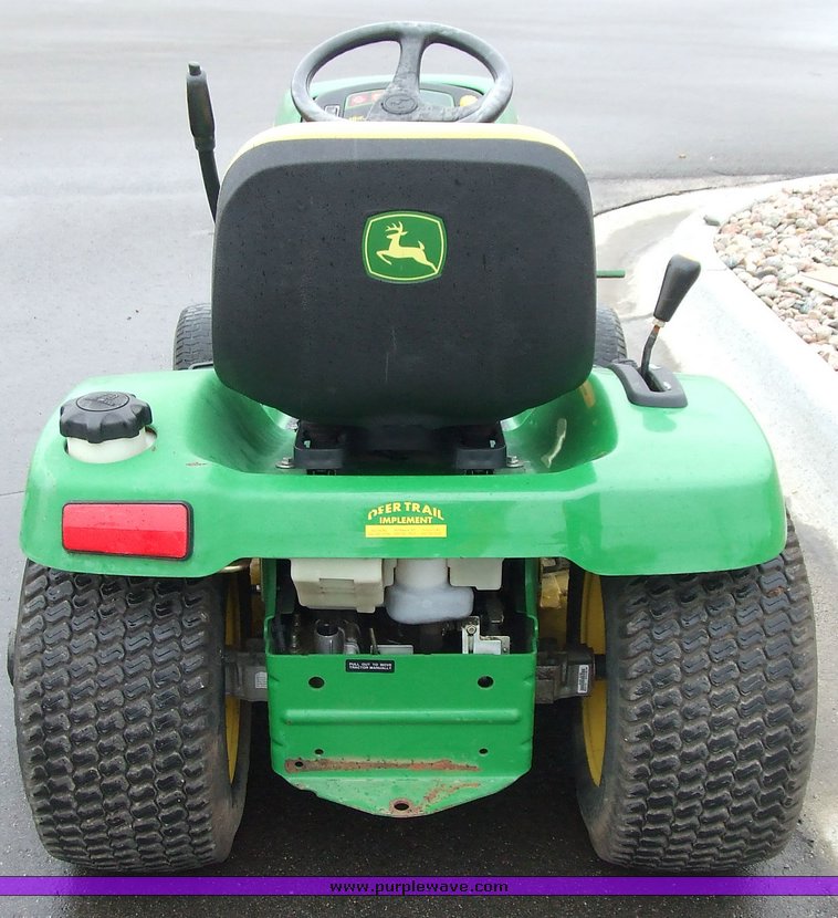 image for item 6656 2006 John Deere GT235 garden tractor