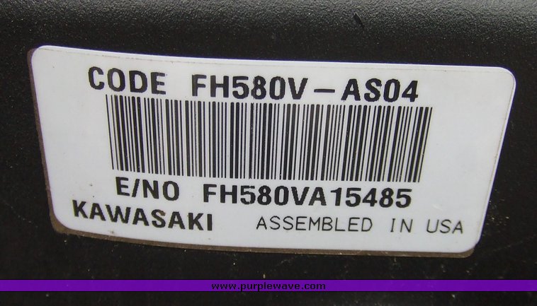 image for item 6656 2006 John Deere GT235 garden tractor