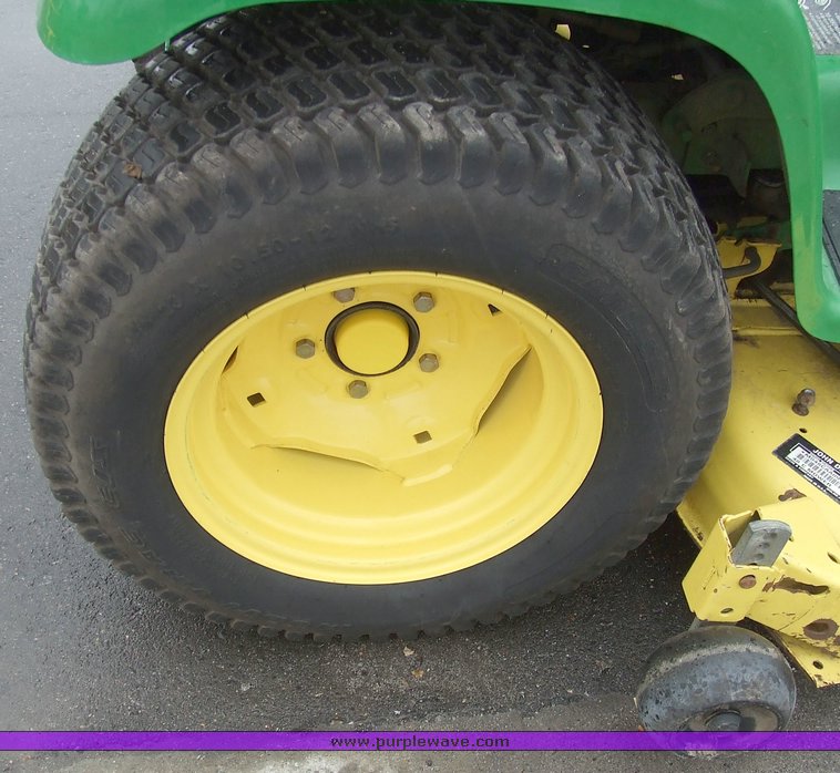 image for item 6656 2006 John Deere GT235 garden tractor