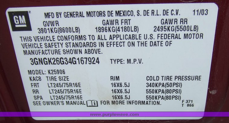 image for item 6665 2004 Chevrolet K2500 Suburban