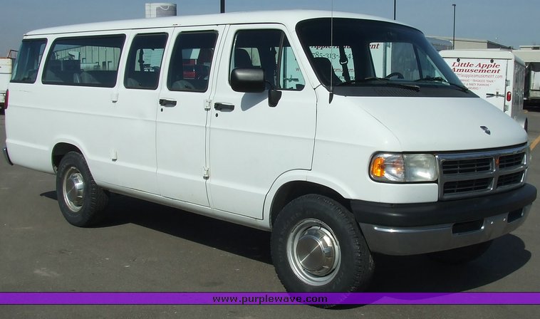 image for item 6680 1997 Dodge Ram Wagon B3500 15 passenger van