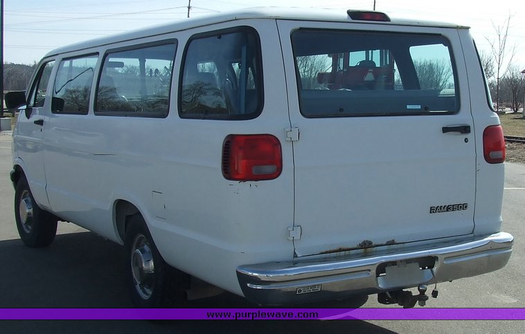 image for item 6680 1997 Dodge Ram Wagon B3500 15 passenger van