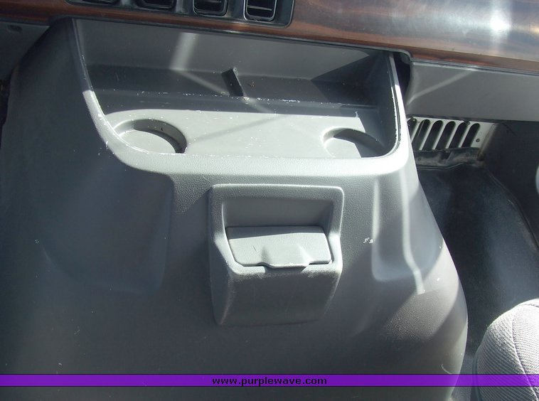 image for item 6680 1997 Dodge Ram Wagon B3500 15 passenger van
