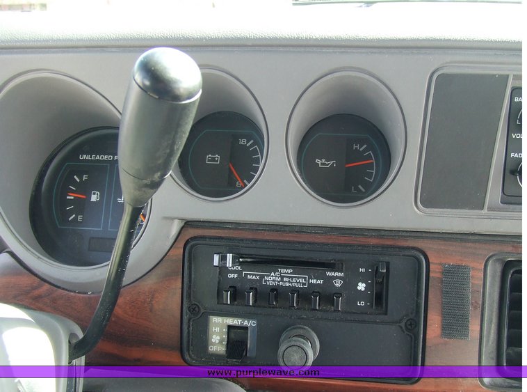 image for item 6680 1997 Dodge Ram Wagon B3500 15 passenger van