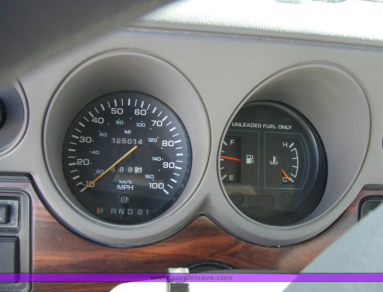 image for item 6680 1997 Dodge Ram Wagon B3500 15 passenger van