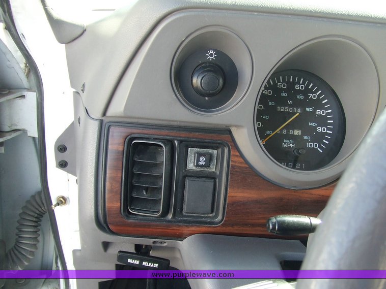 image for item 6680 1997 Dodge Ram Wagon B3500 15 passenger van