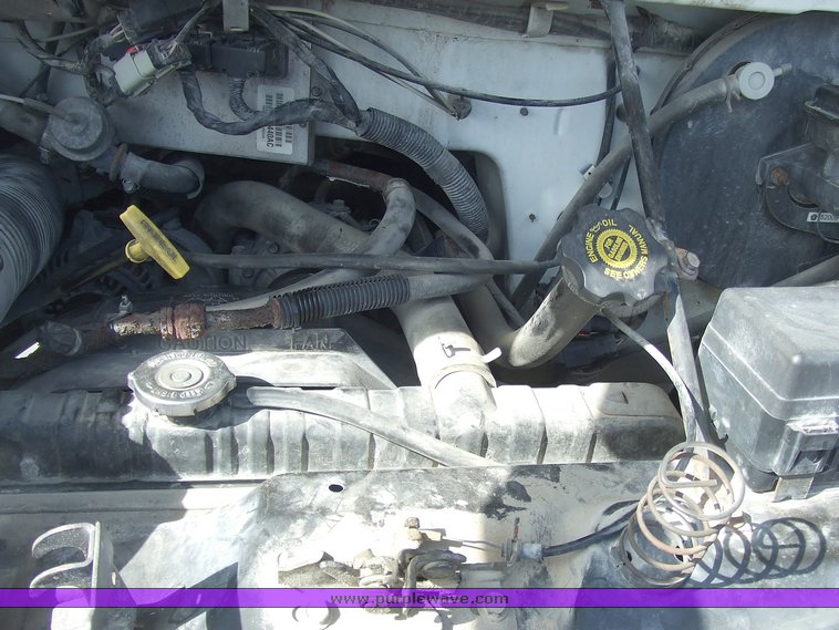 image for item 6680 1997 Dodge Ram Wagon B3500 15 passenger van