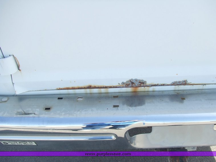 image for item 6680 1997 Dodge Ram Wagon B3500 15 passenger van