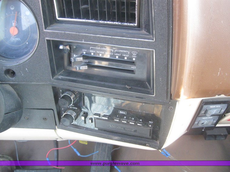 image for item 7879 1990 Chevrolet R2500 Suburban with replacement engine