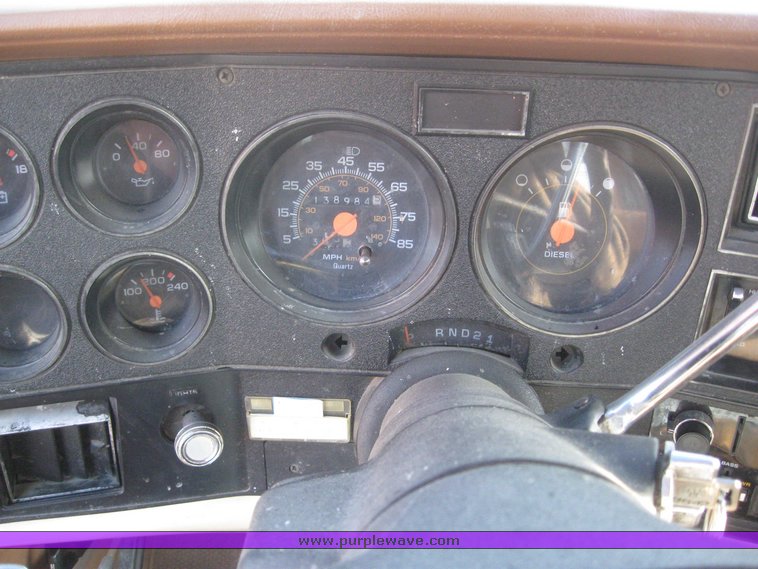 image for item 7879 1990 Chevrolet R2500 Suburban with replacement engine