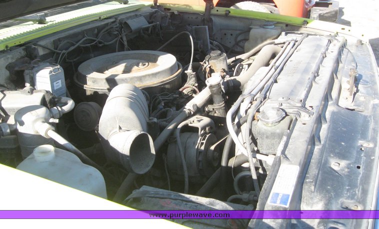 image for item 7879 1990 Chevrolet R2500 Suburban with replacement engine