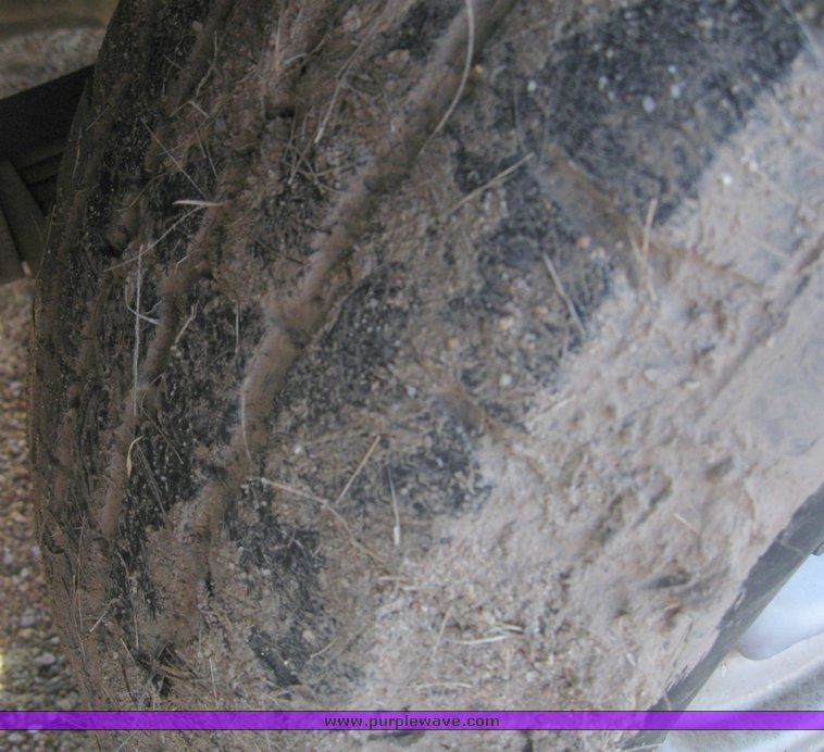 image for item 7879 1990 Chevrolet R2500 Suburban with replacement engine