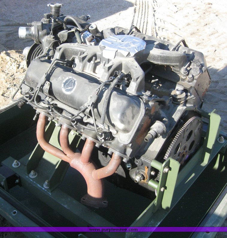 image for item 7879 1990 Chevrolet R2500 Suburban with replacement engine