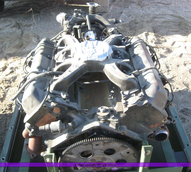 image for item 7879 1990 Chevrolet R2500 Suburban with replacement engine