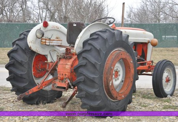 image for item 1301 1957 Ford 861 tractor