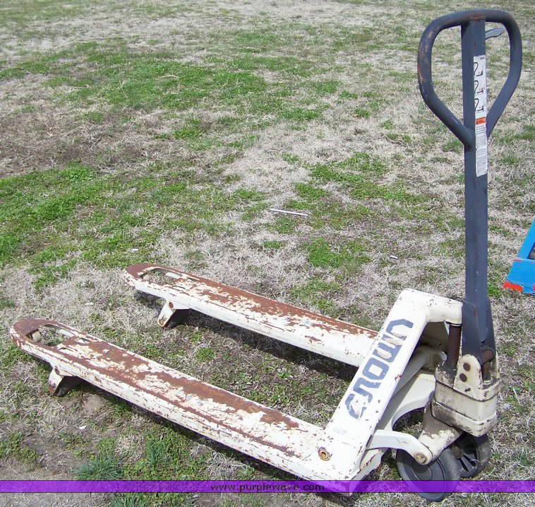 image for item 1351 Pallet jack