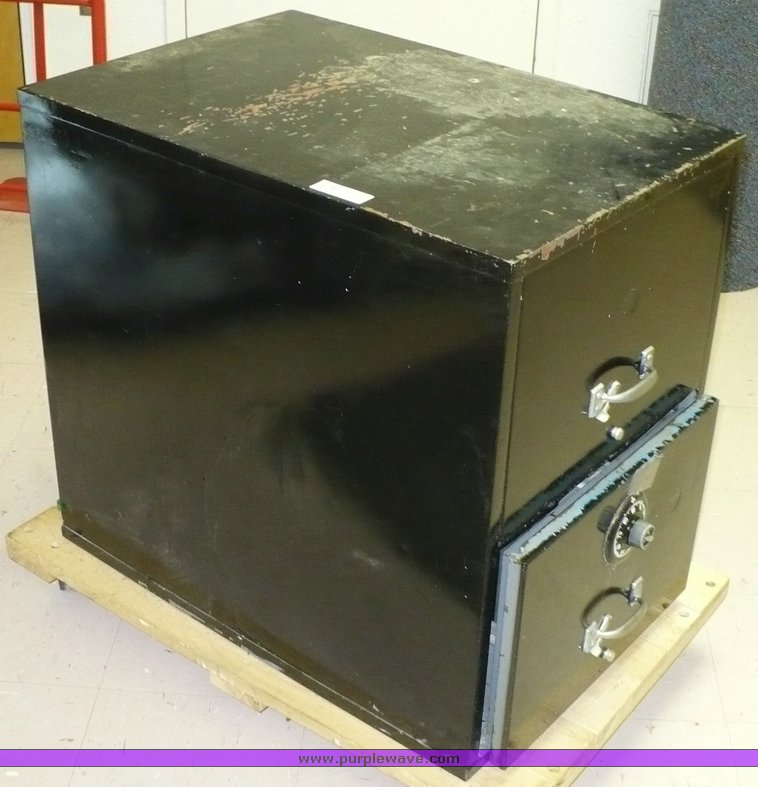 image for item 2045 Two drawer file cabinet safe