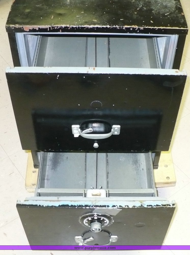 image for item 2045 Two drawer file cabinet safe