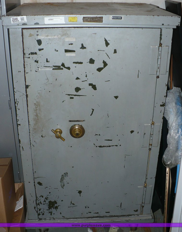 image for item 2046 S-Cientest combination safe