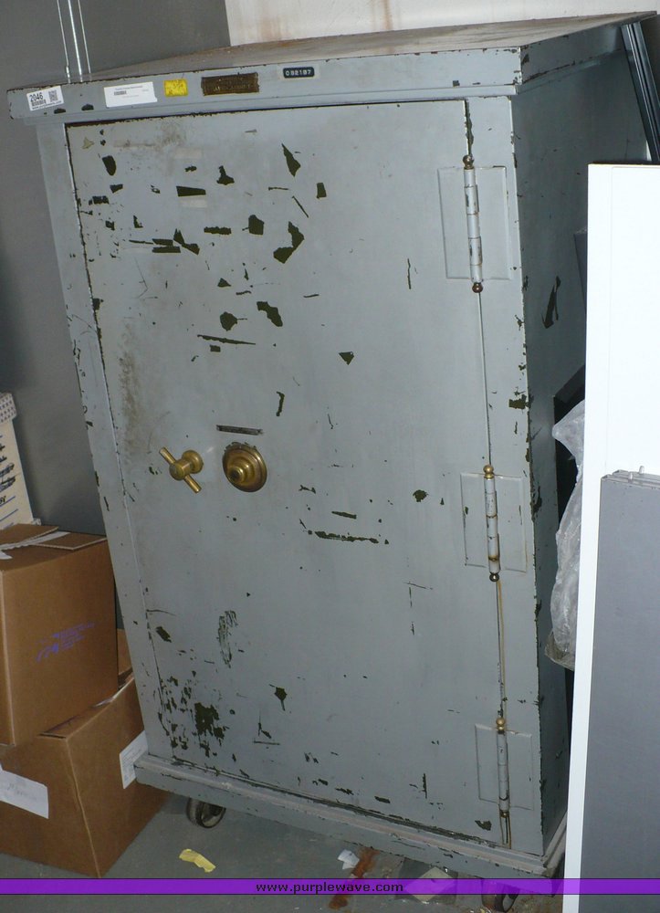 image for item 2046 S-Cientest combination safe