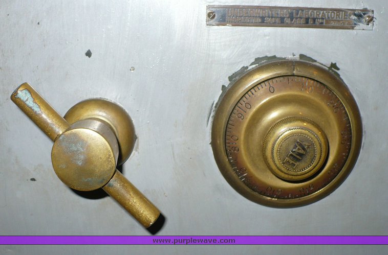 image for item 2046 S-Cientest combination safe