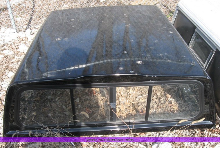 image for item 2066 Compact pickup topper