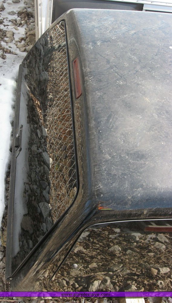 image for item 2066 Compact pickup topper