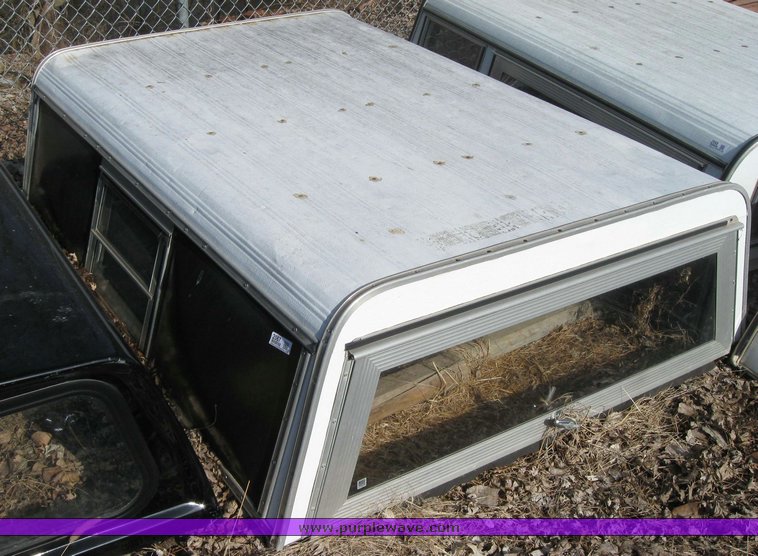 image for item 2067 Compact pickup topper