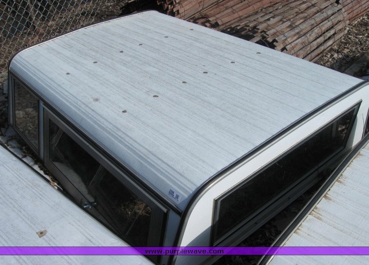 image for item 2068 Compact pickup topper