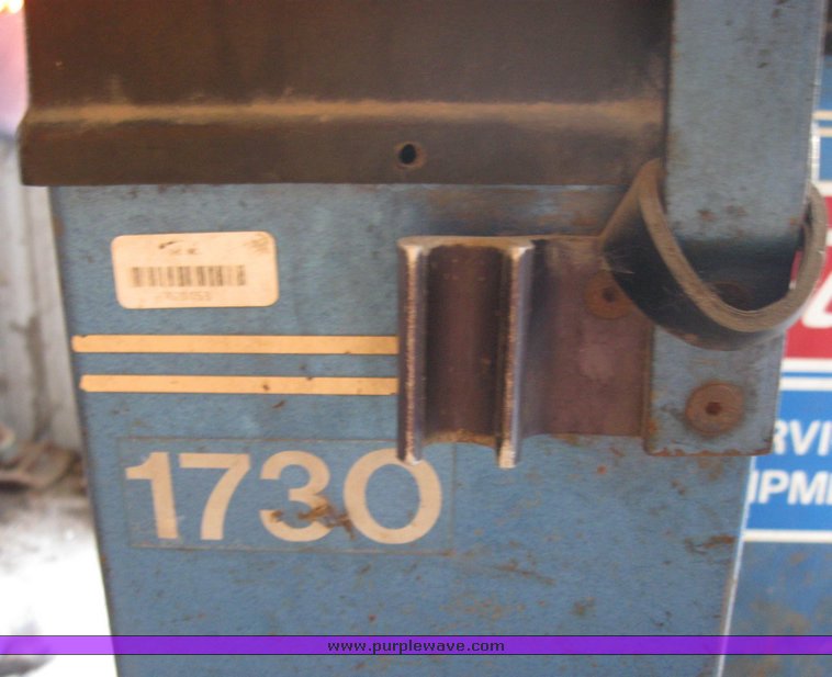 image for item 2071 Nortson 7300 wheel balancer