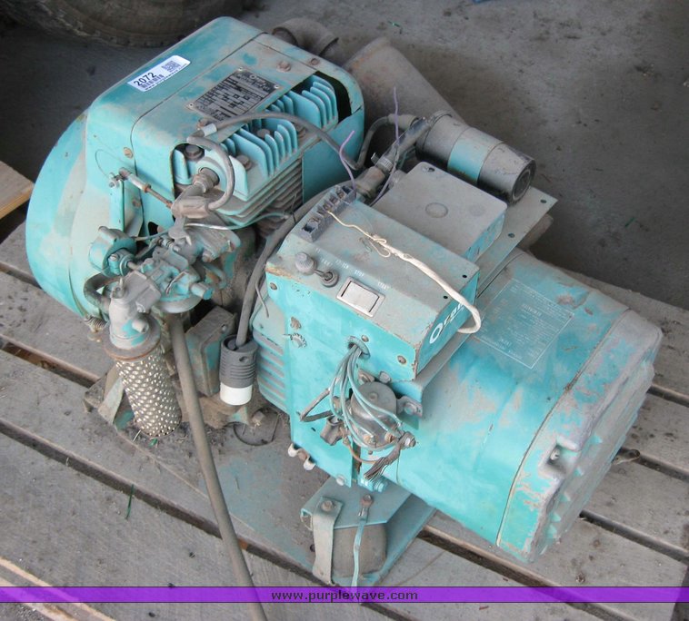 image for item 2072 Onan generator