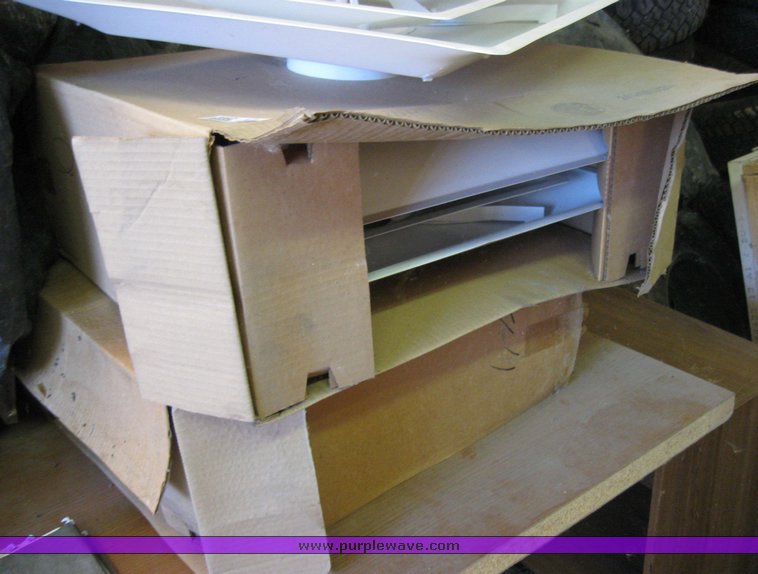 image for item 2082 (5) 24" x 24" louver vents