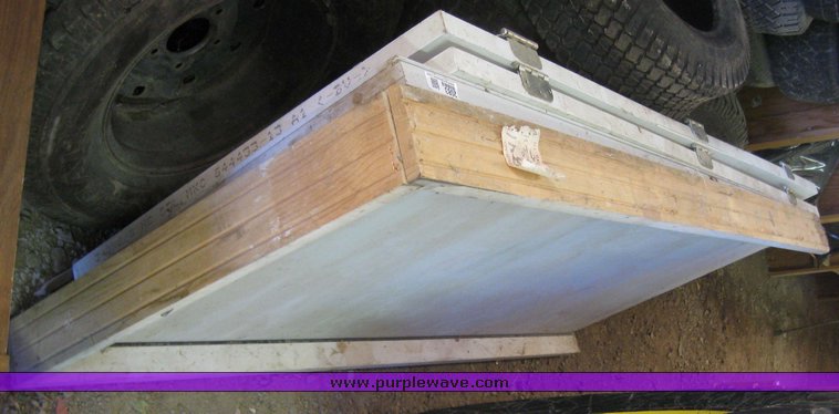 image for item 2083 (3) hollow core doors