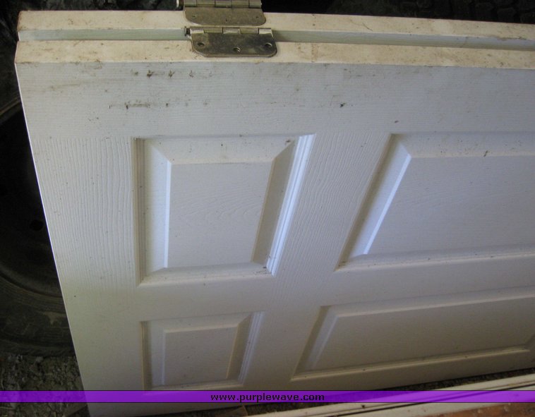 image for item 2083 (3) hollow core doors
