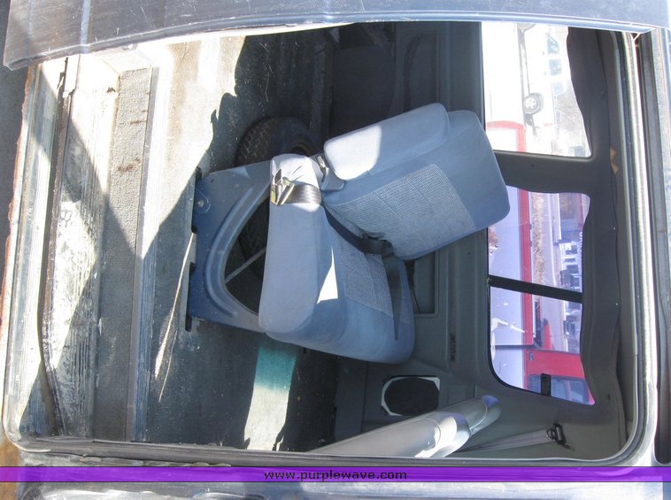 image for item 2090 1990 Ford Aerostar van