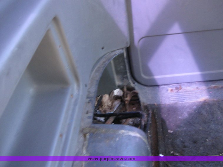 image for item 2090 1990 Ford Aerostar van