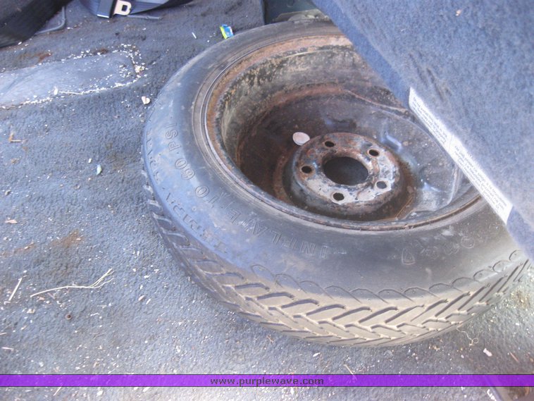 image for item 2090 1990 Ford Aerostar van