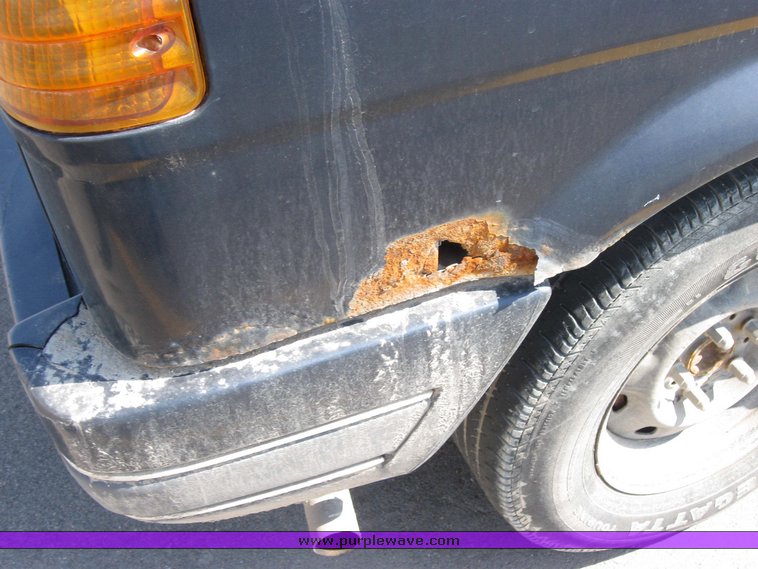 image for item 2090 1990 Ford Aerostar van