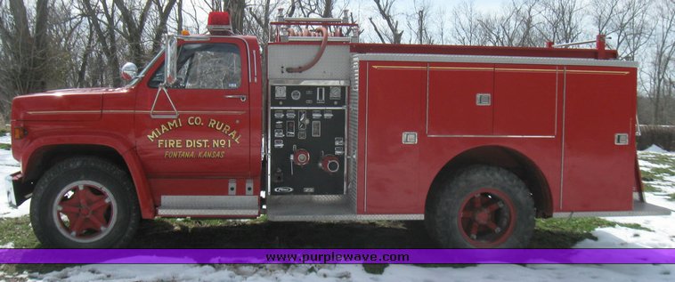 image for item 2097 1983 GMC fire tanker pumper
